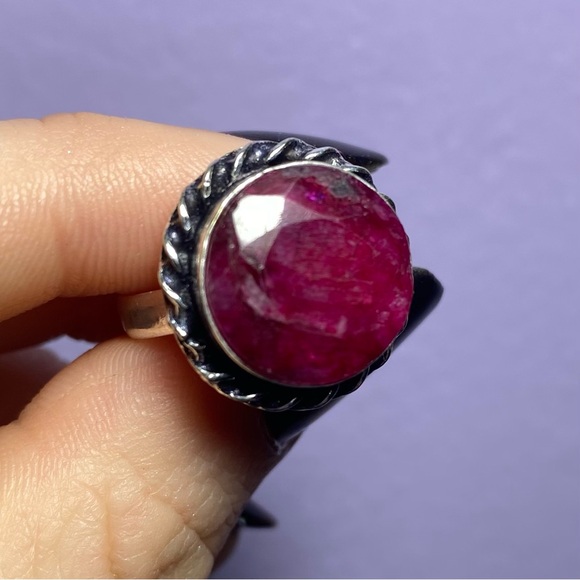 FACETED RUBY W/ 925 STERLING SILVER RING - Picture 3 of 15